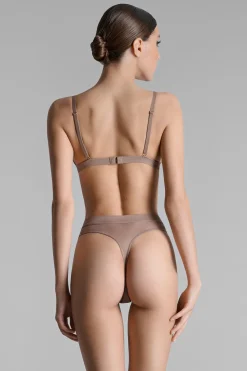 Maison Close Corps à CorpsString taille haute