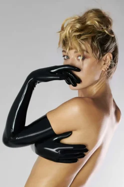 Maison Close LatexGants opéra en latex